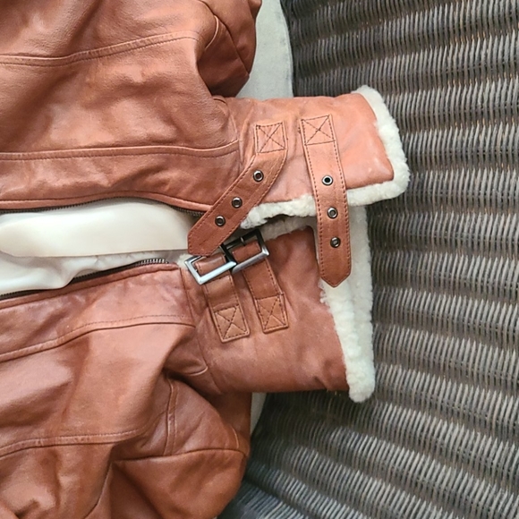 Banana Republic Leather jacket - Picture 4 of 7